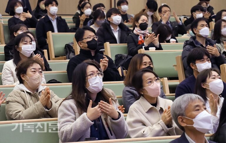 “23년 새해, 아이들을 예배자로 세우겠습니다.” “23년 새해, 아이들을 예배자로 세우겠습니다.”