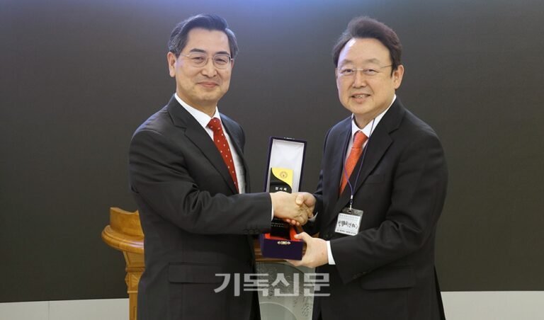 총신총동창회장 김미열 목사 “교훈 충실한 학교로” 총신총동창회장 김미열 목사 “교훈 충실한 학교로”